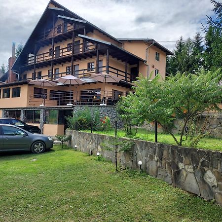 Pensiunea La Taverna Trăisteni Buitenkant foto