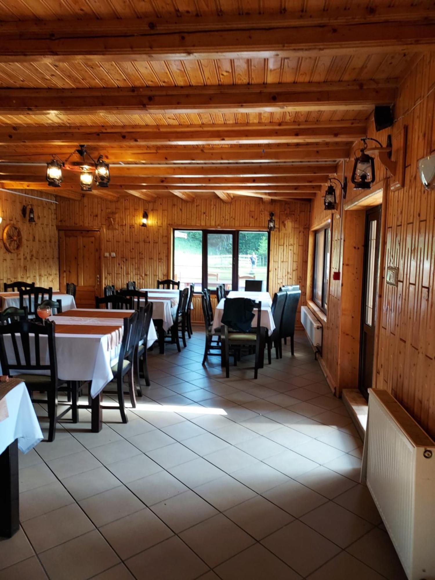 Pensiunea La Taverna Trăisteni Buitenkant foto