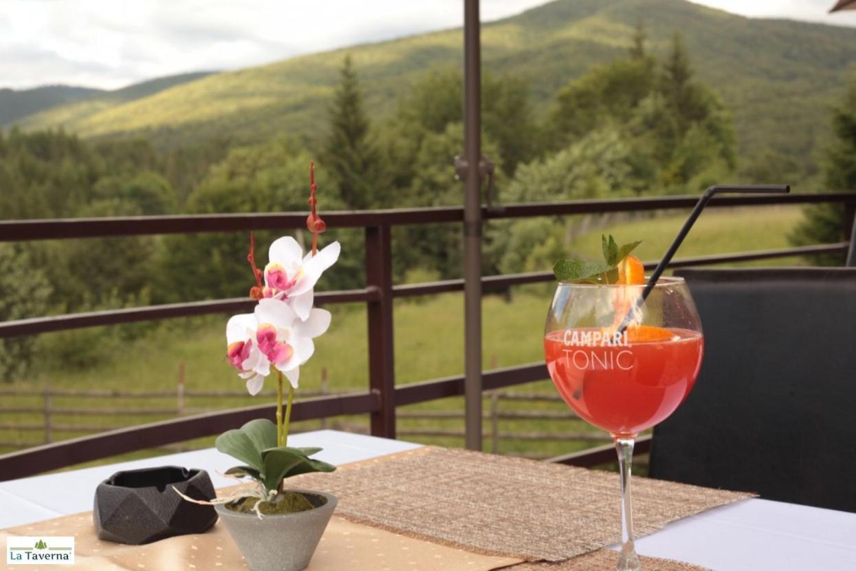 Pensiunea La Taverna Trăisteni Buitenkant foto