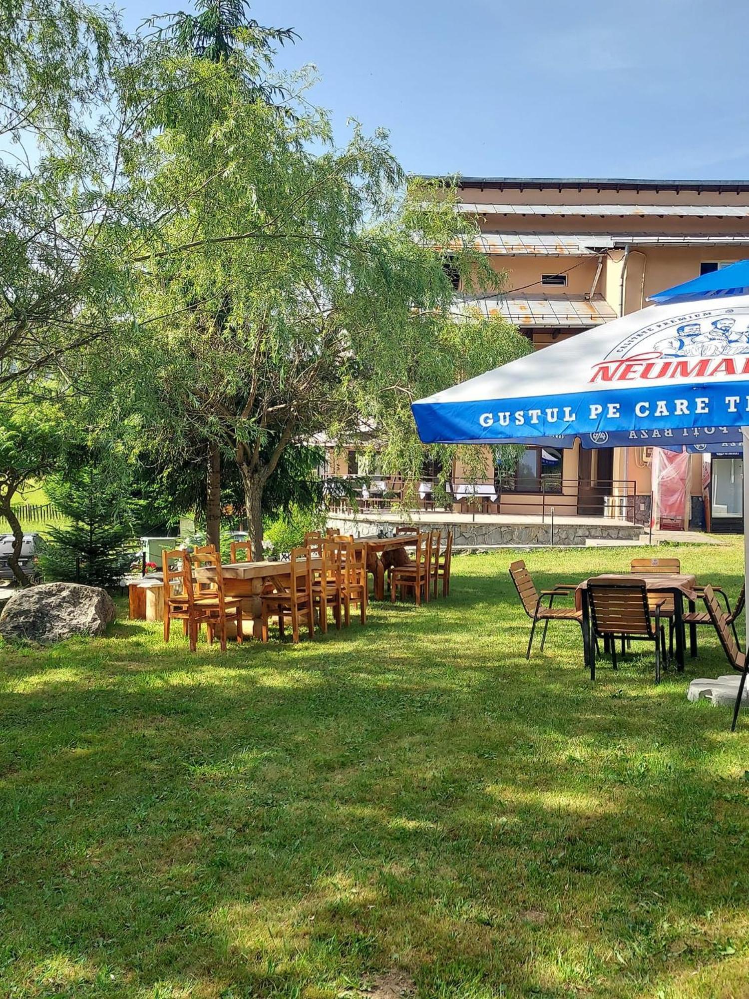 Pensiunea La Taverna Trăisteni Buitenkant foto