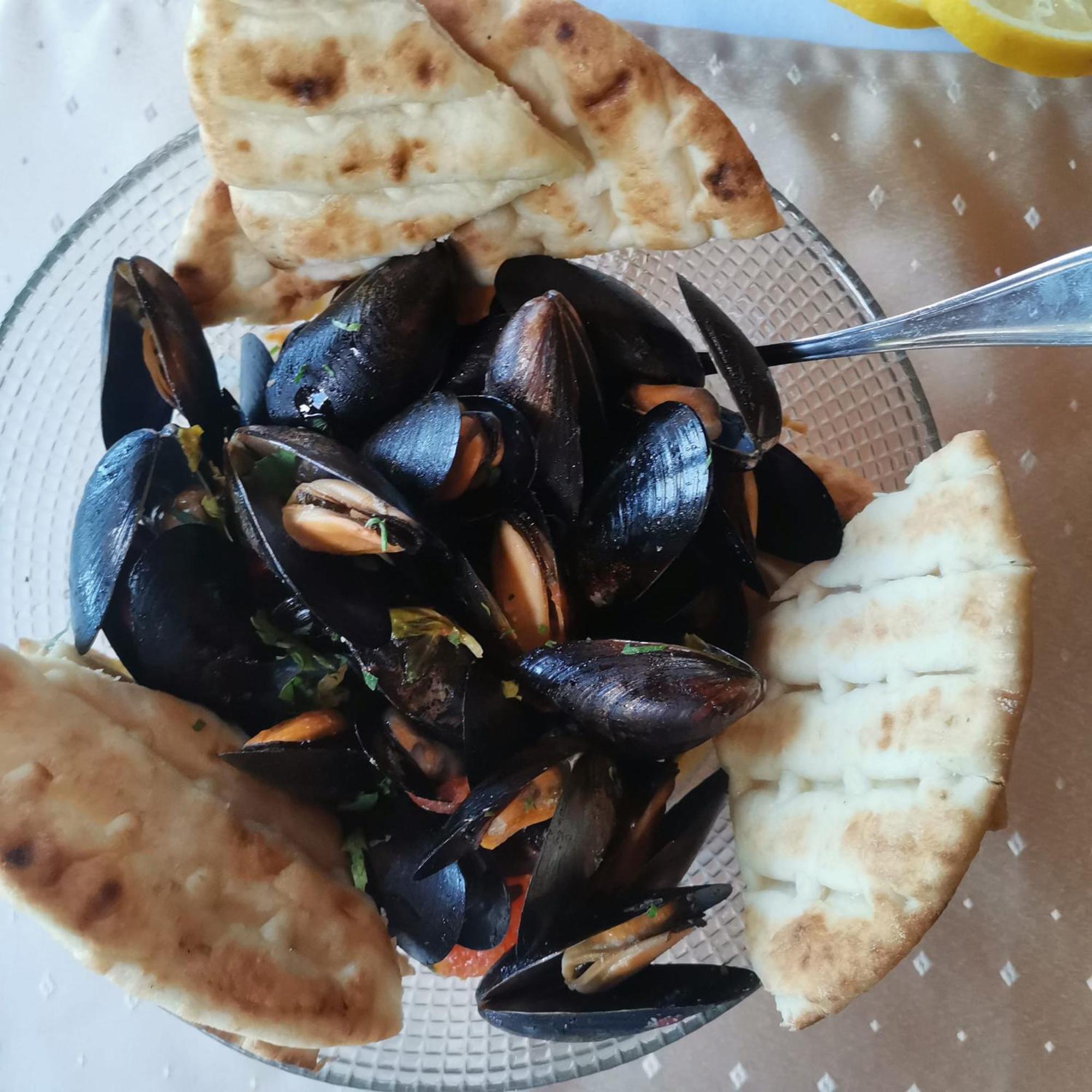 Pensiunea La Taverna Trăisteni Buitenkant foto