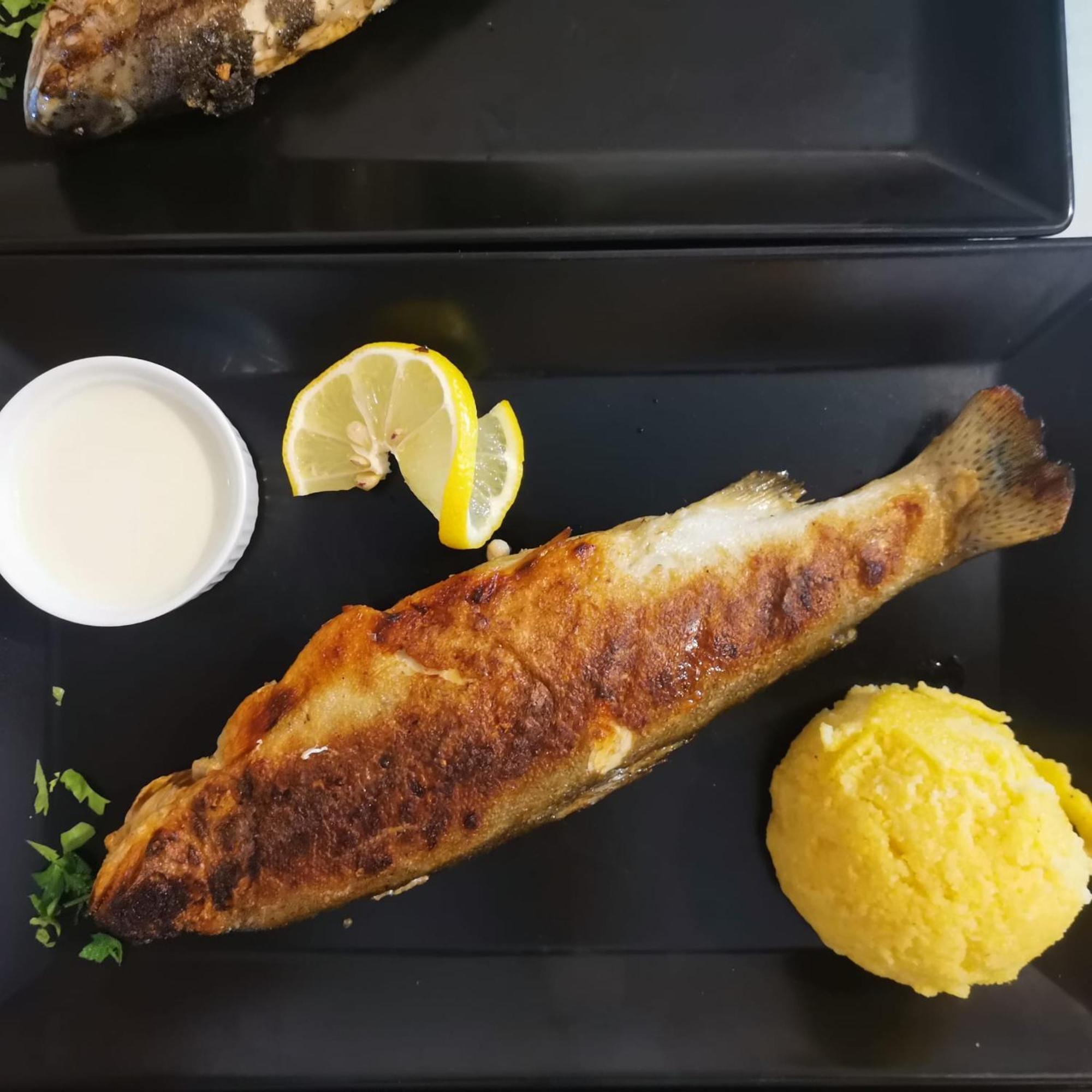 Pensiunea La Taverna Trăisteni Buitenkant foto