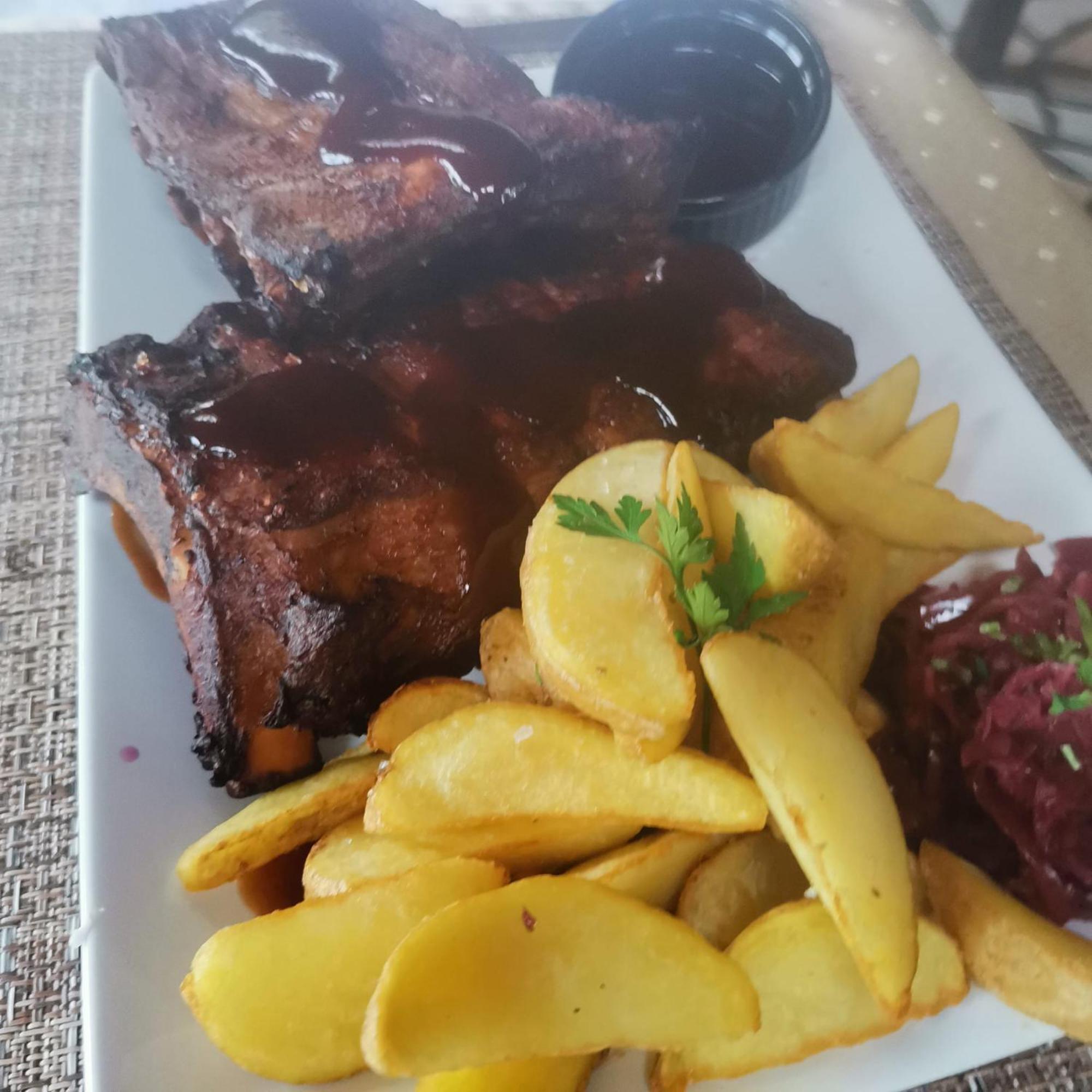 Pensiunea La Taverna Trăisteni Buitenkant foto