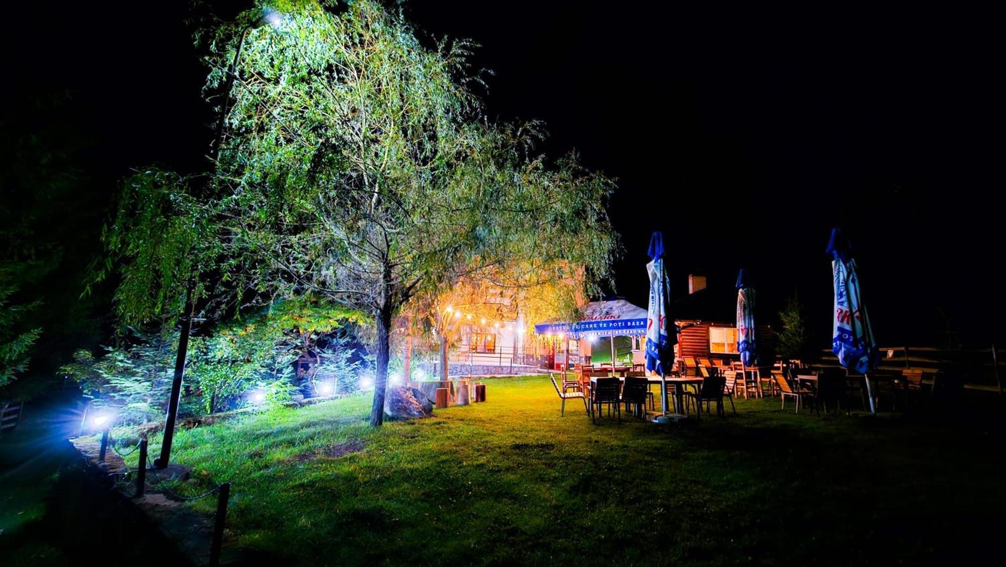 Pensiunea La Taverna Trăisteni Buitenkant foto
